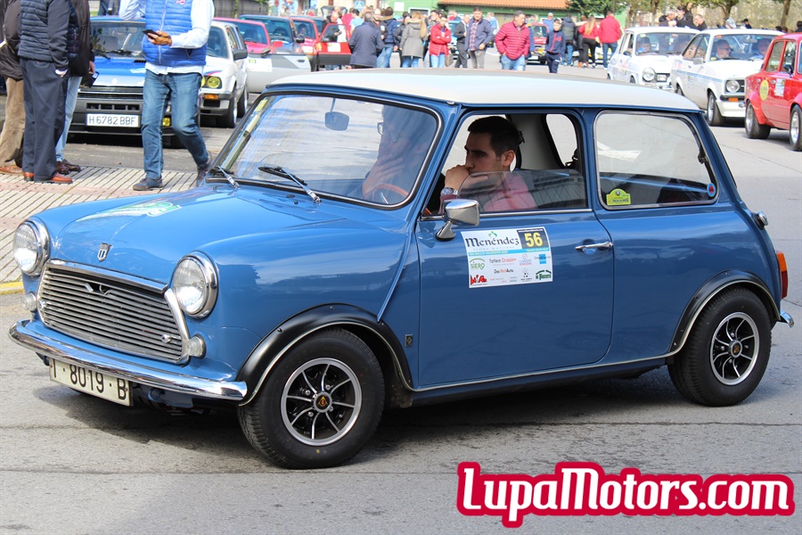 Mini azul en el Rallye Valdesoto 2020