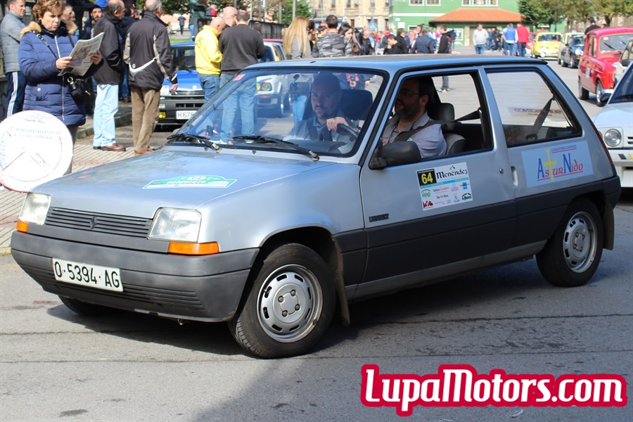 Renault 5 gris en el Rallye Valdesoto 2020
