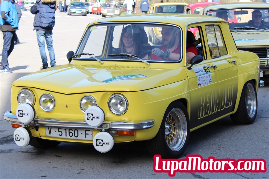 Renault 8 amarillo en el Rallye Valdesoto 2020