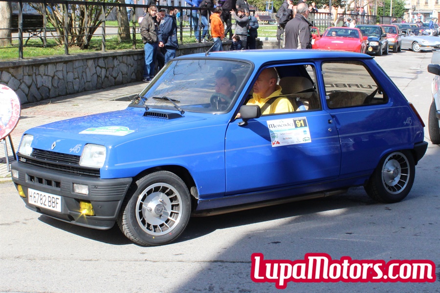 Renault 5 azul en el Rallye Valdesoto 2020