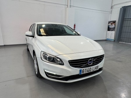 Volvo V60 D6 PLUG-IN HYBRID AWD AUT