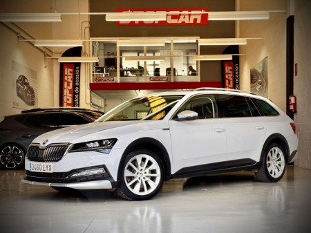 Skoda Superb Combi 2.0 TSI · 280cv DSG 4x4 Scout