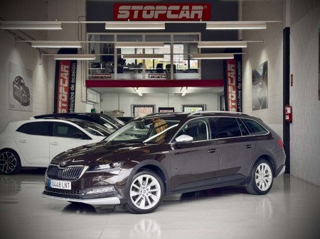 Skoda Superb Combi · 2.0 TDI 200CV DSG 4x4 Scout