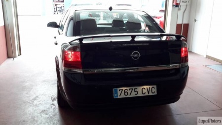 Opel Vectra 3.0 tdci (2004) 