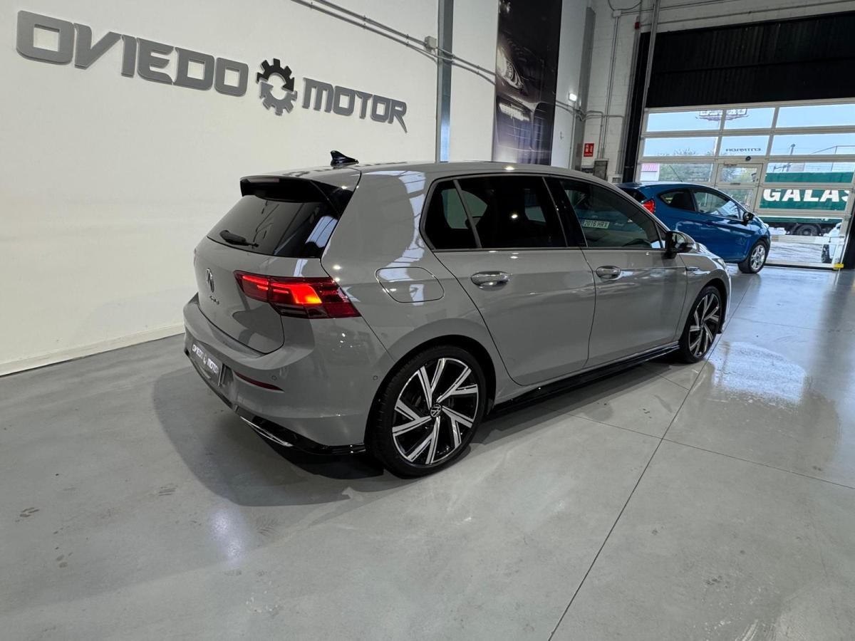 Volkswagen Golf 2.0 TDI R-LINE