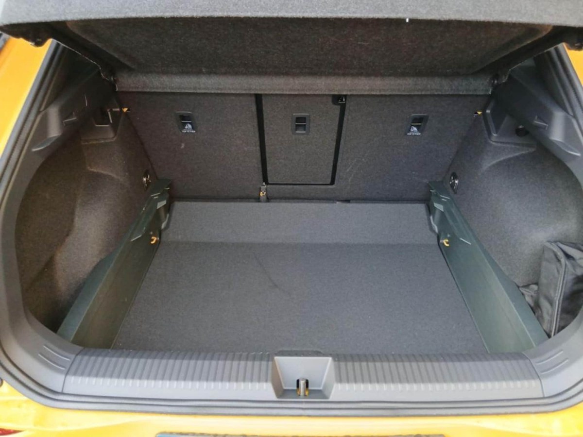 Volkswagen T-Roc R-Line 1st Edition