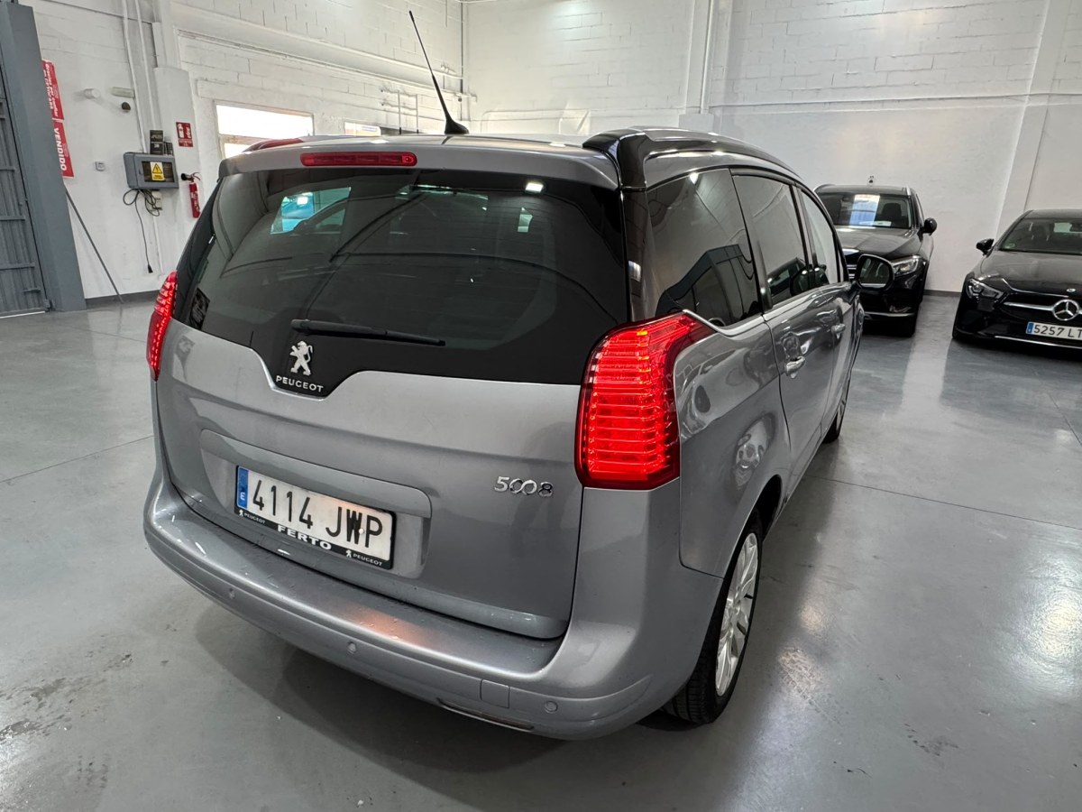 Peugeot 5008 1.6 BlueHDi Style 7 PLZ 120 CV
