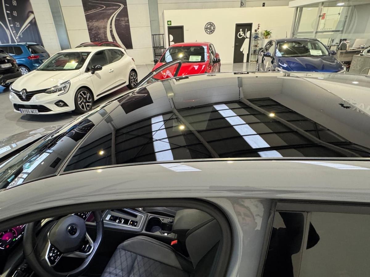 Volkswagen Golf 2.0 TDI R-LINE