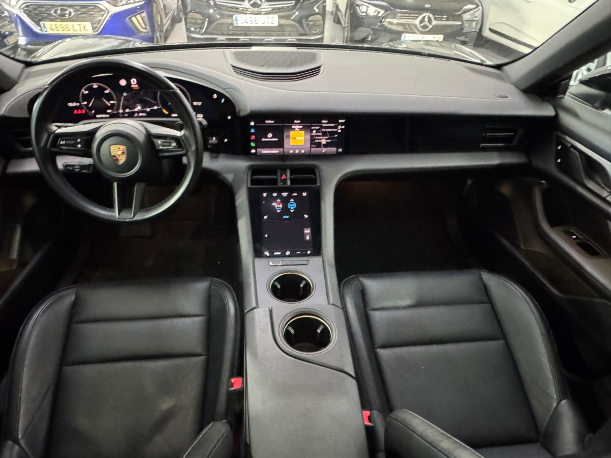 Porsche Taycan 476 CV