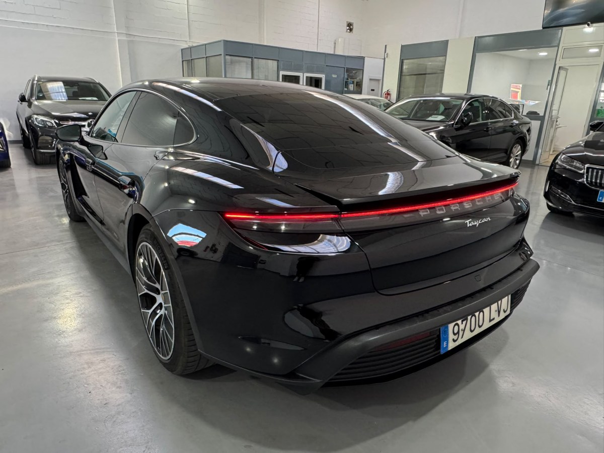Porsche Taycan 476 CV