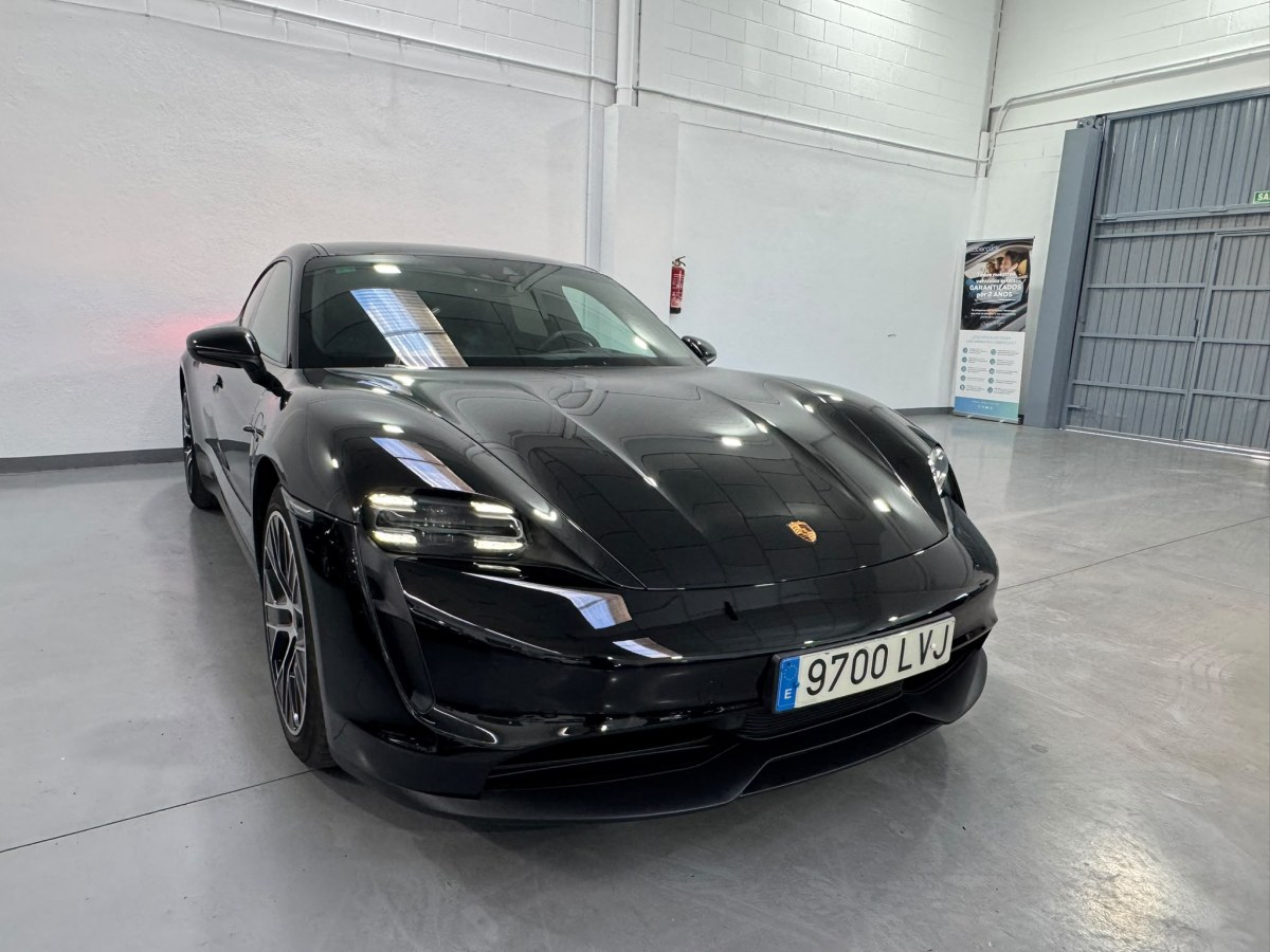 Porsche Taycan 476 CV